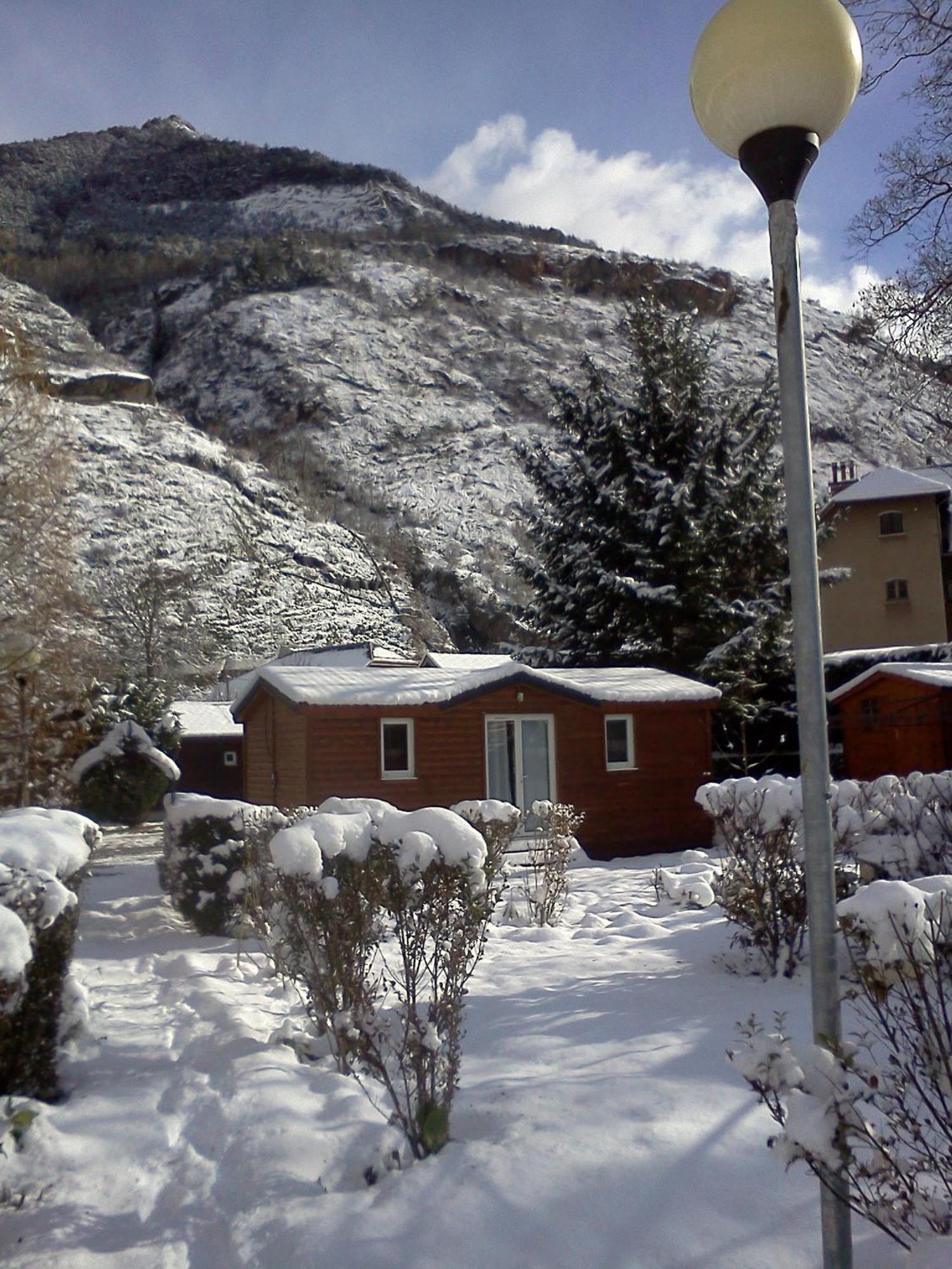 Le Bourg-dʼOisans A La Rencontre Du Soleil - Camping מראה חיצוני תמונה