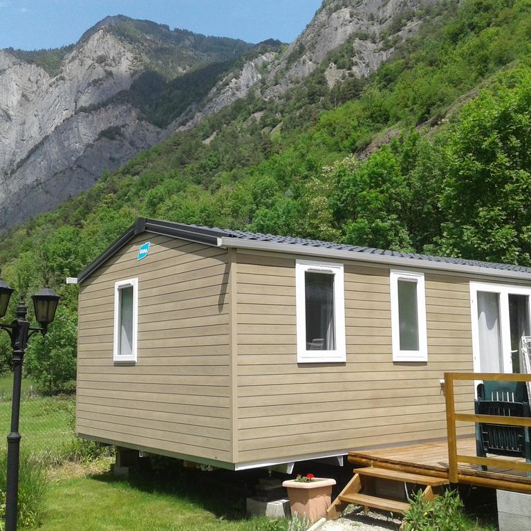 Le Bourg-dʼOisans A La Rencontre Du Soleil - Camping מראה חיצוני תמונה