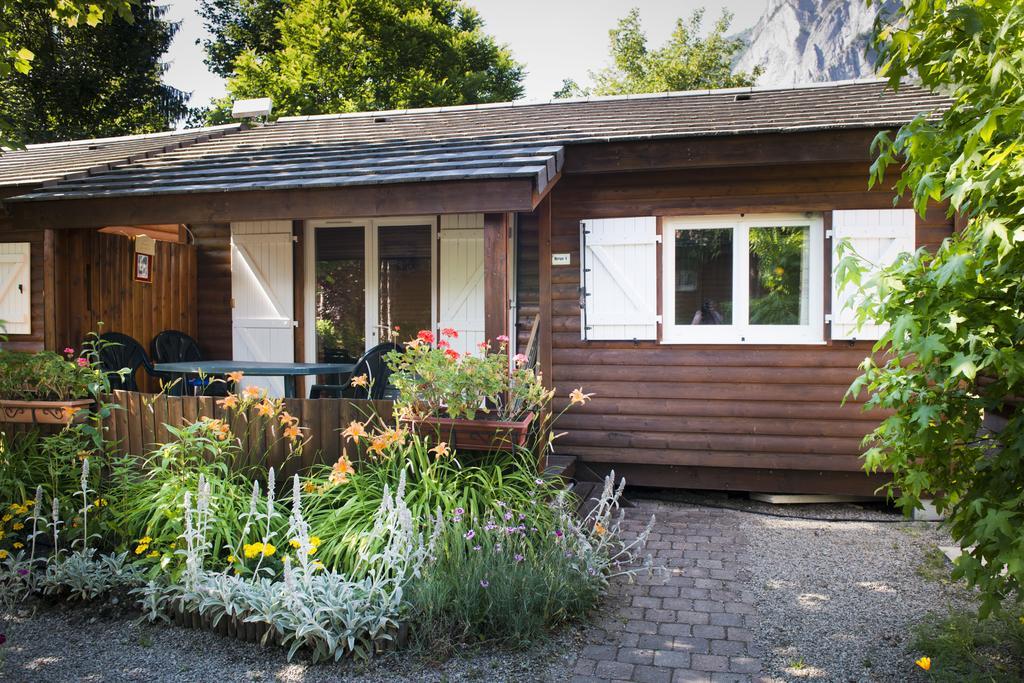 Le Bourg-dʼOisans A La Rencontre Du Soleil - Camping מראה חיצוני תמונה
